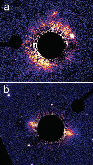 Звезды HD 53143 (a) и HD 139664 (b) имеют блеск соответственно 6,3 и 4,6 звездной величины (т.е. вторая видна невооруженным глазом). Чтобы уловить свет таких ярких звезд телескопу Хаббла достаточно доли секунды. Но когда звезды экранировались (черный диск в центре), приходилось накапливать свет по 35-40 минут, чтобы получить изображение пылевых дисков. Это говорит о том, насколько диски уступают по яркости самой звезде (рис. из статьи P. Kalas et al.)