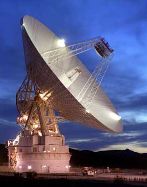 70-метровая антенна дальней космической связи NASA способна поддерживать связь с аппаратами на расстоянии более 16 миллиардов километров от Земли (фото: NASA)