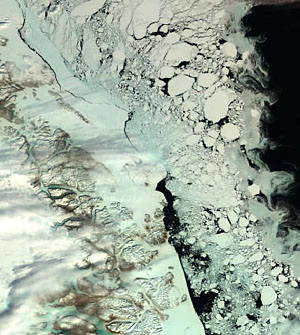 Разрушающиеся ледники у побережья Гренландии (снимок спутника Envisat с сайта www.esa.int)