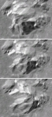 Лунный атлас имитирует полет над центральной горкой кратера Тихо на высоте 33 км. Ее высота над окружающей местностью составляет около 2 километров