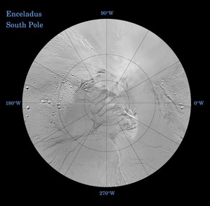 Южный полюс Энцелада (снимок составлен из данных «Кассини» и «Вояджера»). Фото с сайта saturn.jpl.nasa.gov