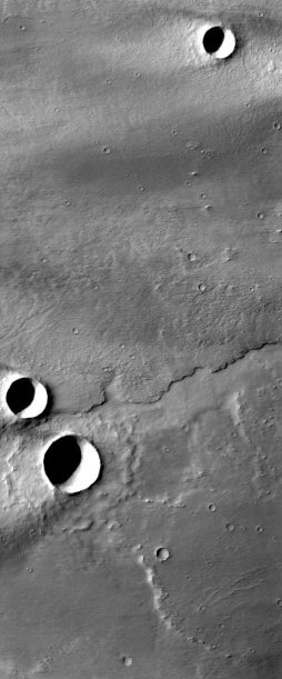 Потоки лавы на Марсе, снимок сделан THEMIS 1 июля 2005 года (фото с сайта themis.asu.edu)