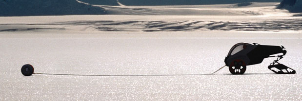 <p>На расстоянии 30 метров впереди NDS движется автоматический «следопыт» (изображение с сайта www.antarctica.ac.uk)</p>
